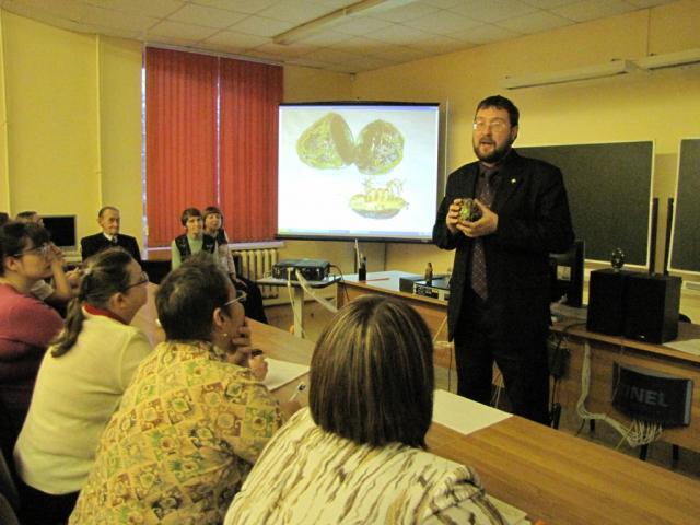 Яйца Фаберже, цветы и фигурки в виртуальном Русском музее